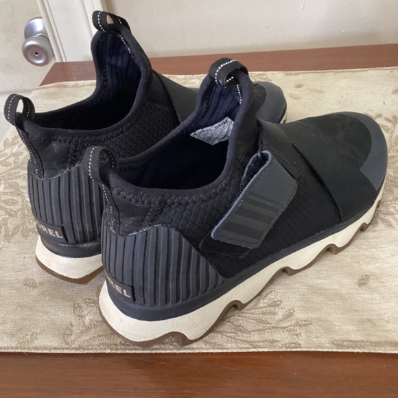 Sorel Kinetic Sneak Womens Size 8 Black Hook & Loop Athletic Shoes NL3374-010 Pl - Picture 5 of 10